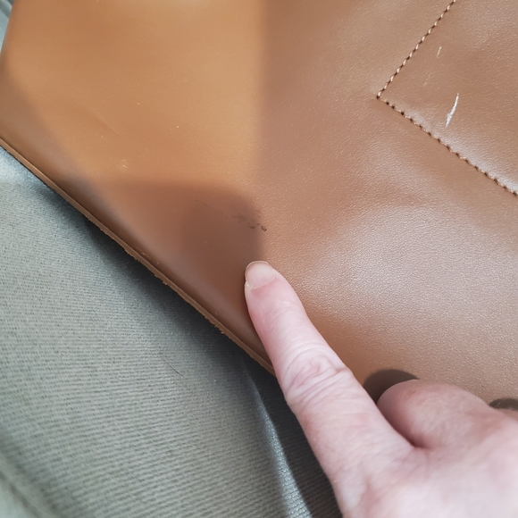 Elegant Brown Leather Tote Bag By Everlane - Picture 6 of 8